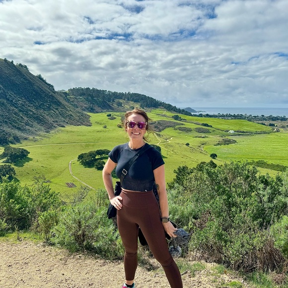 Meet your Posher, Nicole - Picture 2 of 16